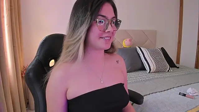 Lau Bee online show from 01.10.25