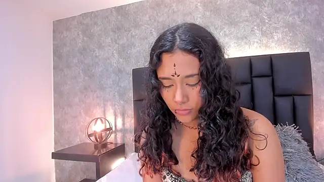 laura smith33 online show from 01.22.25