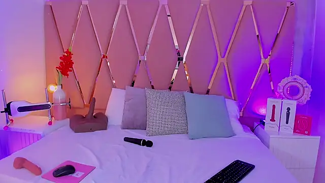 Snapshot of madyjames chatting on 07.21.26 madyjames online show from 07.21.26