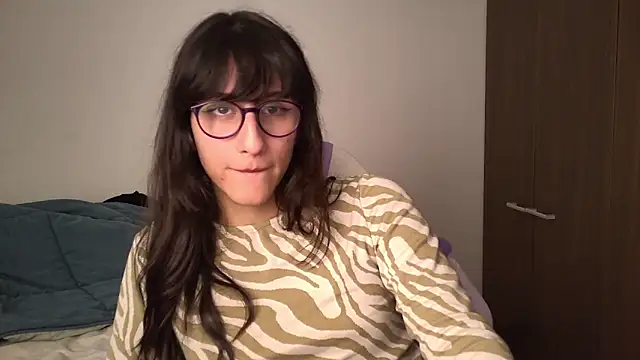 Snapshot of Alice_love29 chatting on 12.11.24 Alice love29 online show from 12.11.24