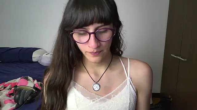 Snapshot of Alice_love29 chatting on 01.04.25 Alice love29 online show from 01.04.25