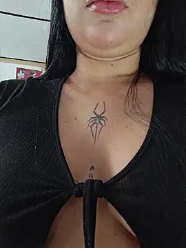 Snapshot of Katia_sweetx chatting on 04.25.26 Katia sweetx online show from 04.25.26