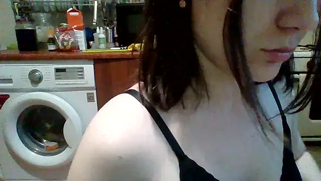 MikaKors online show from 02.13.25