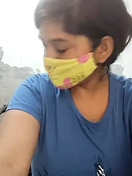 Snapshot of illay_love chatting on 10.29.25 illay love online show from 10.29.25