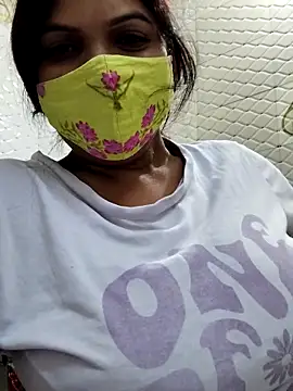 Snapshot of illay_love chatting on 11.21.25 illay love online show from 11.21.25