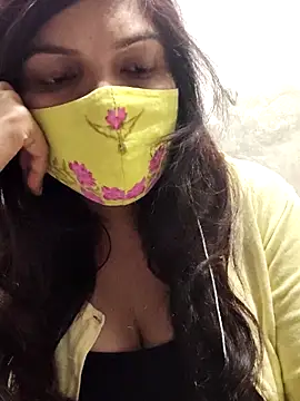 Snapshot of illay_love chatting on 11.23.25 illay love online show from 11.23.25