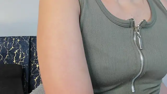 Sophia Lemos online show from 10.24.25