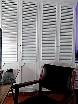 Adel Nesbiit online show from 03.04.26