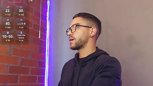 Leandro valenzuela online show from 03.10.26