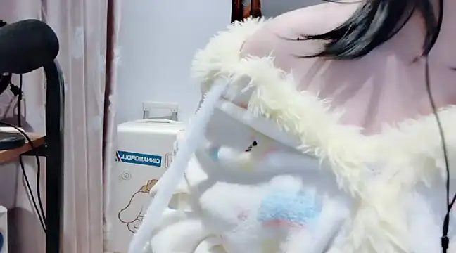 Snapshot of arena1357 chatting on 01.15.25 arena1357 online show from 01.15.25