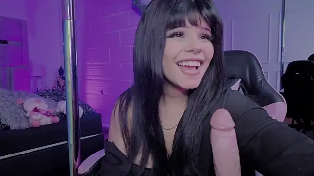 BonnieAnderson  online show from 02.12.26