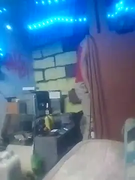 Snapshot of _Dmente_ chatting on 03.18.25 Dmente online show from 03.18.25