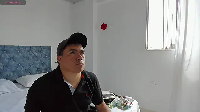 Snapshot of Jhonatan_Morales_S chatting on 01.28.25 Jhonatan Morales S online show from 01.28.25