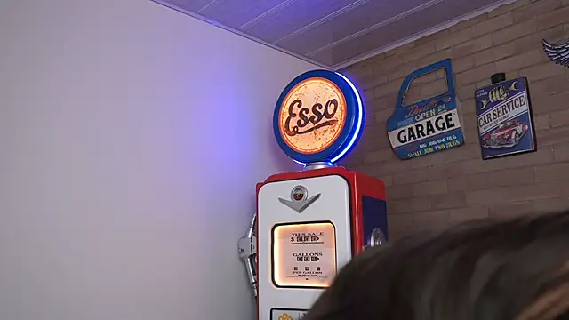 miss collins online show from 04.18.26