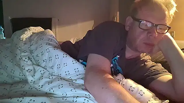 kinkyslet8 online show from 10.27.25