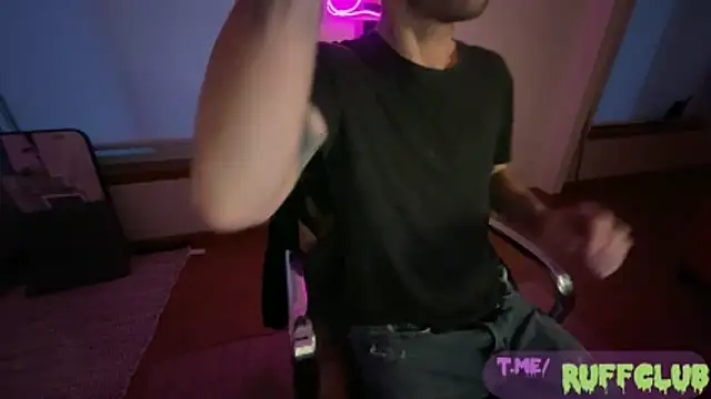 Snapshot of RuffClvb chatting on 11.26.25 RuffClvb online show from 11.26.25