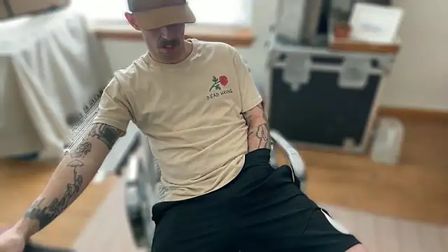 Snapshot of RuffClvb chatting on 03.20.26 RuffClvb online show from 03.20.26