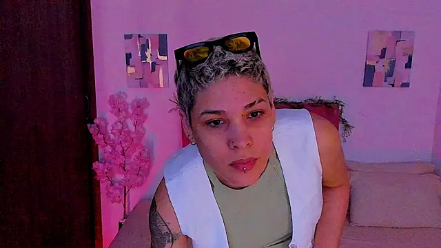 Charlee pink online show from 10.24.25