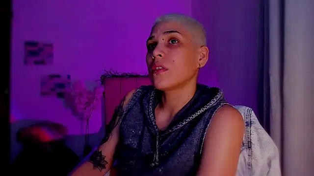 Charlee pink online show from 02.25.26