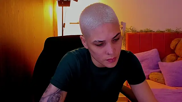 Charlee pink online show from 04.01.26