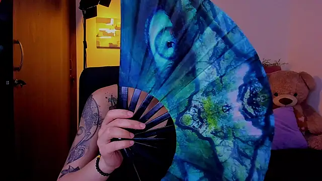 Charlee pink online show from 04.05.26