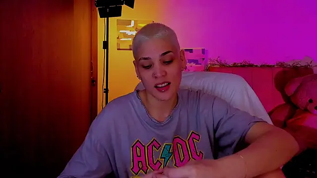 Charlee pink online show from 04.08.26