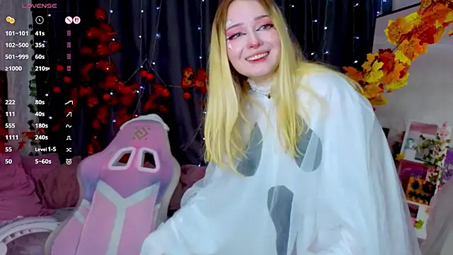 ElswythCovil online show from 10.28.25