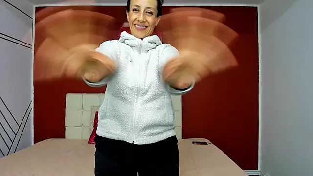 Abrillee1 online show from 01.30.25