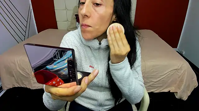 Snapshot of Abrillee1 chatting on 02.17.25 Abrillee1 online show from 02.17.25