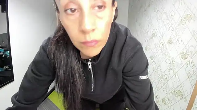 Snapshot of Abrillee1 chatting on 03.14.25 Abrillee1 online show from 03.14.25