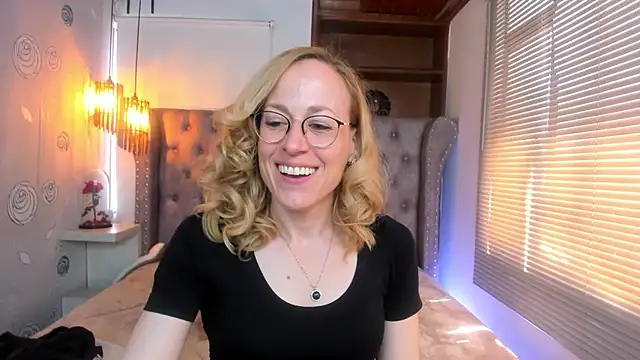 Snapshot of SammySanders chatting on 01.18.25 SammySanders online show from 01.18.25