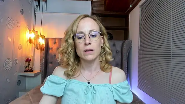 Snapshot of SammySanders chatting on 01.25.25 SammySanders online show from 01.25.25