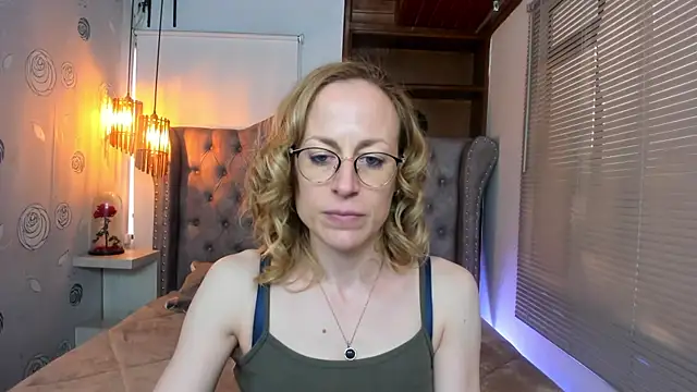 Snapshot of SammySanders chatting on 02.13.25 SammySanders online show from 02.13.25