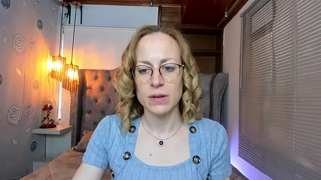 Snapshot of SammySanders chatting on 02.15.25 SammySanders online show from 02.15.25