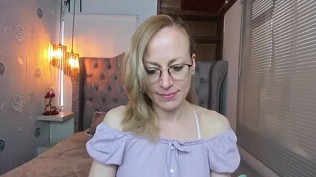 Snapshot of SammySanders chatting on 03.22.25 SammySanders online show from 03.22.25