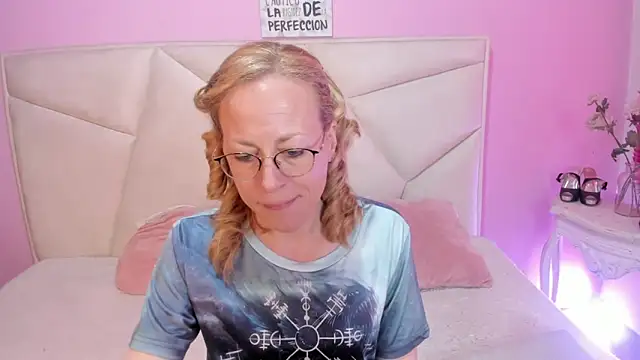 Snapshot of SammySanders chatting on 09.18.25 SammySanders online show from 09.18.25