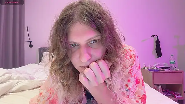 Alice Pinkhead online show from 12.05.25