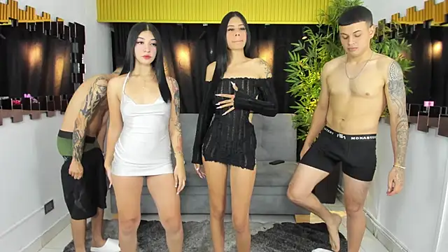 Snapshot of Wet_Girlxxx chatting on 10.28.25 Wet Girlxxx online show from 10.28.25