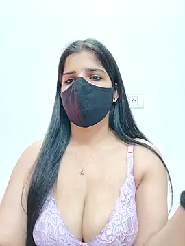 Snapshot of aaliya_bhattt chatting on 12.26.24 aaliya bhattt online show from 12.26.24