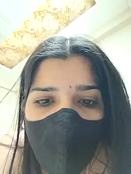 Snapshot of aaliya_bhattt chatting on 02.20.25 aaliya bhattt online show from 02.20.25