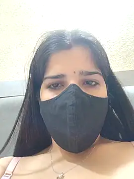 Snapshot of aaliya_bhattt chatting on 03.02.25 aaliya bhattt online show from 03.02.25