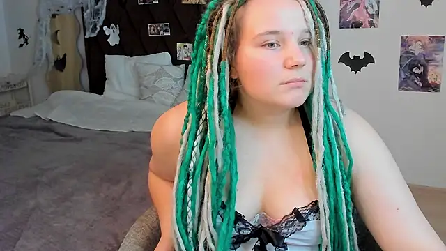 GloriaHylivi online show from 12.03.24