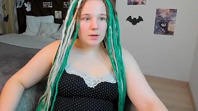 GloriaHylivi online show from 12.11.24