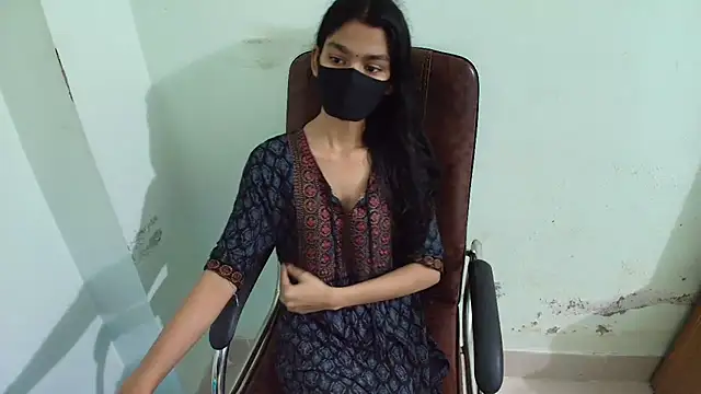 Snapshot of Srabontii chatting on 03.12.25 Srabontii online show from 03.12.25