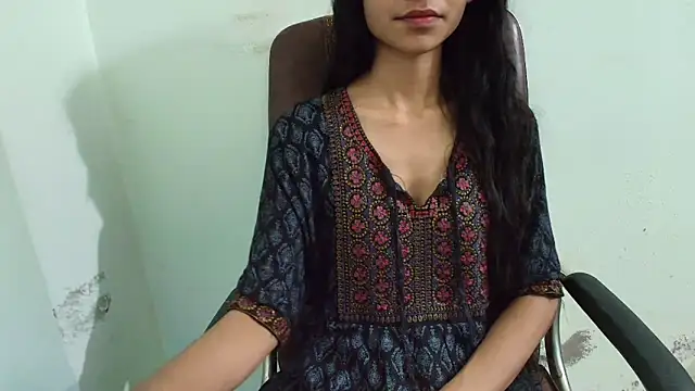 Snapshot of Srabontii chatting on 03.12.25 Srabontii online show from 03.12.25