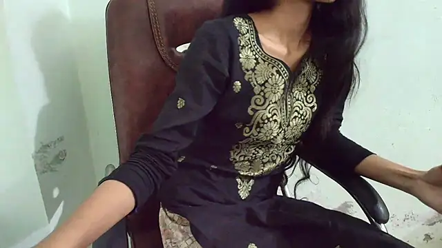 Snapshot of Srabontii chatting on 03.19.25 Srabontii online show from 03.19.25