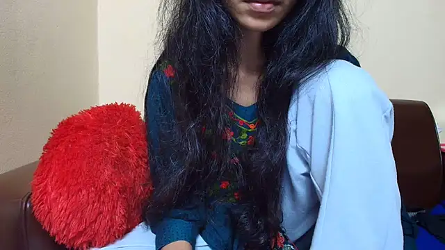 Snapshot of Srabontii chatting on 11.14.25 Srabontii online show from 11.14.25