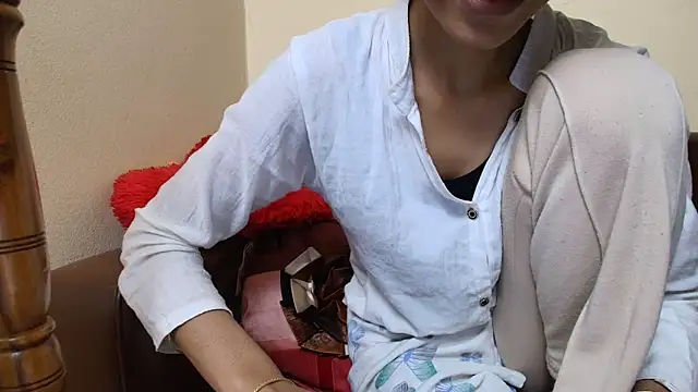 Snapshot of Srabontii chatting on 11.17.25 Srabontii online show from 11.17.25