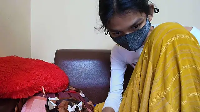 Snapshot of Srabontii chatting on 11.20.25 Srabontii online show from 11.20.25