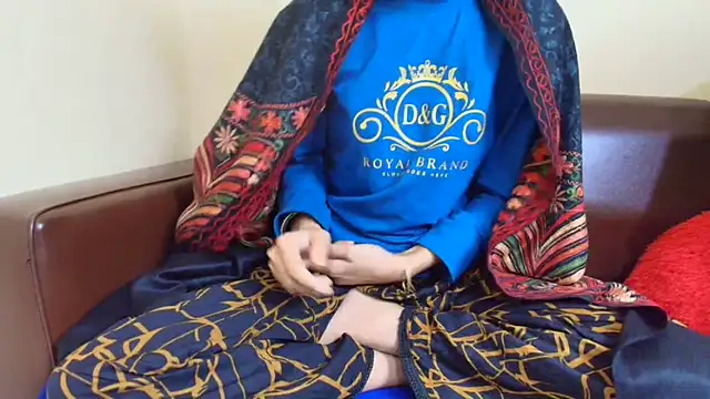 Snapshot of Srabontii chatting on 11.28.25 Srabontii online show from 11.28.25